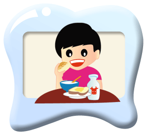 图中所见一个小男孩在开心地进食。